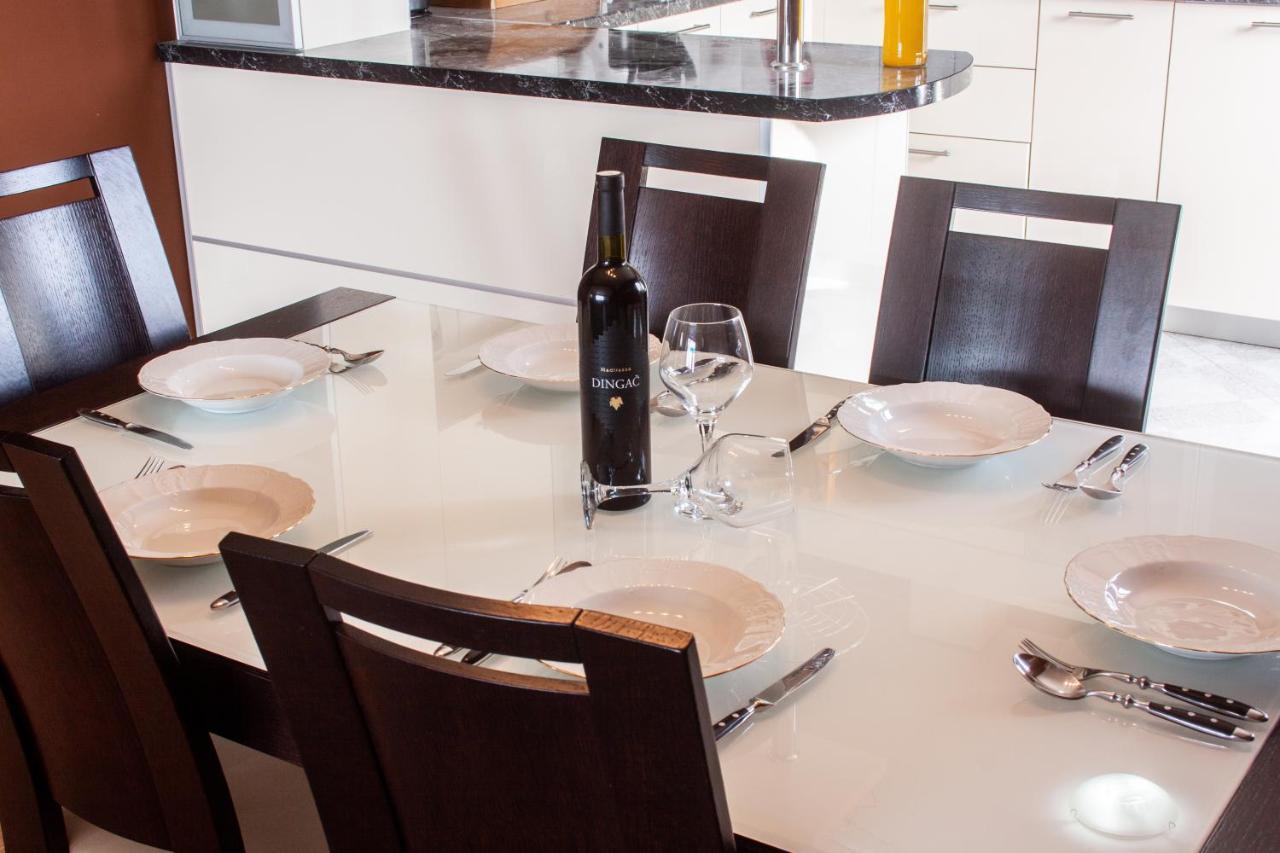 Apartment Juric Kaštel Novi Buitenkant foto