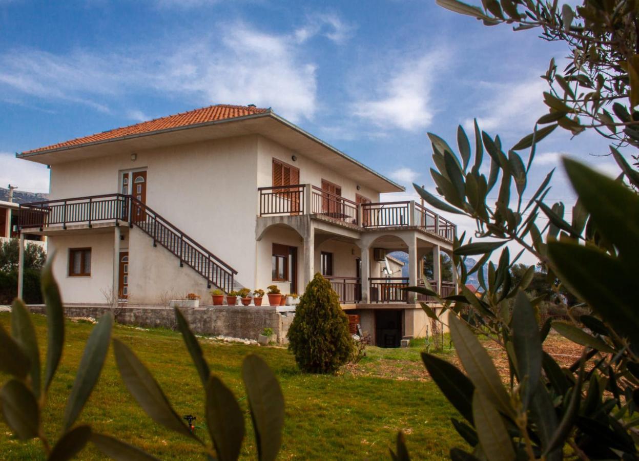 Apartment Juric Kaštel Novi Buitenkant foto
